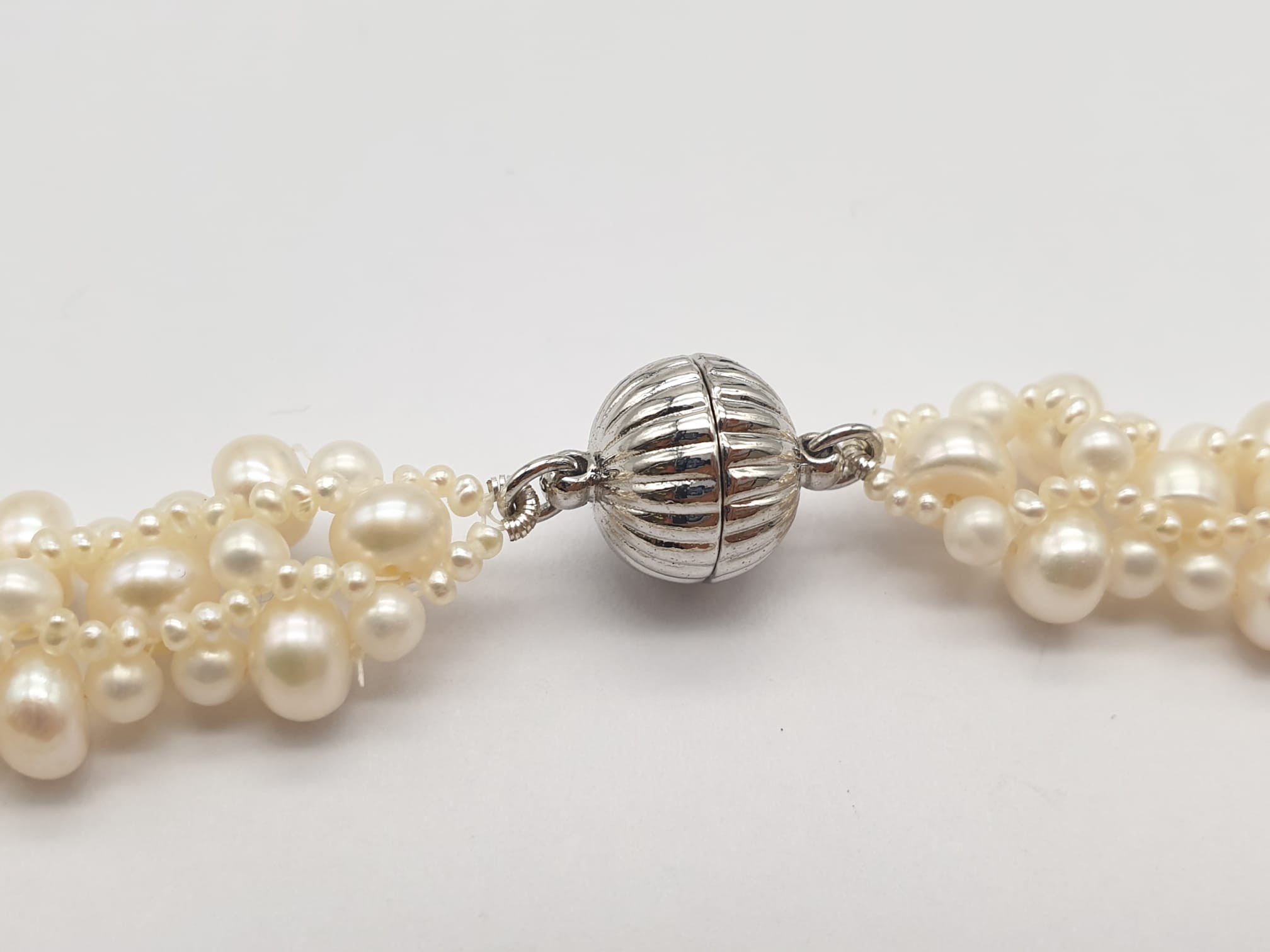 A Silver Necklace with Five Rows of Pearls. 40cm 32.68g - Image 3 of 4