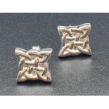 A Pair of Modern Silver Earrings 4.1g