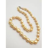 A Silver golden Pearl Necklace. 44cm. 37g.