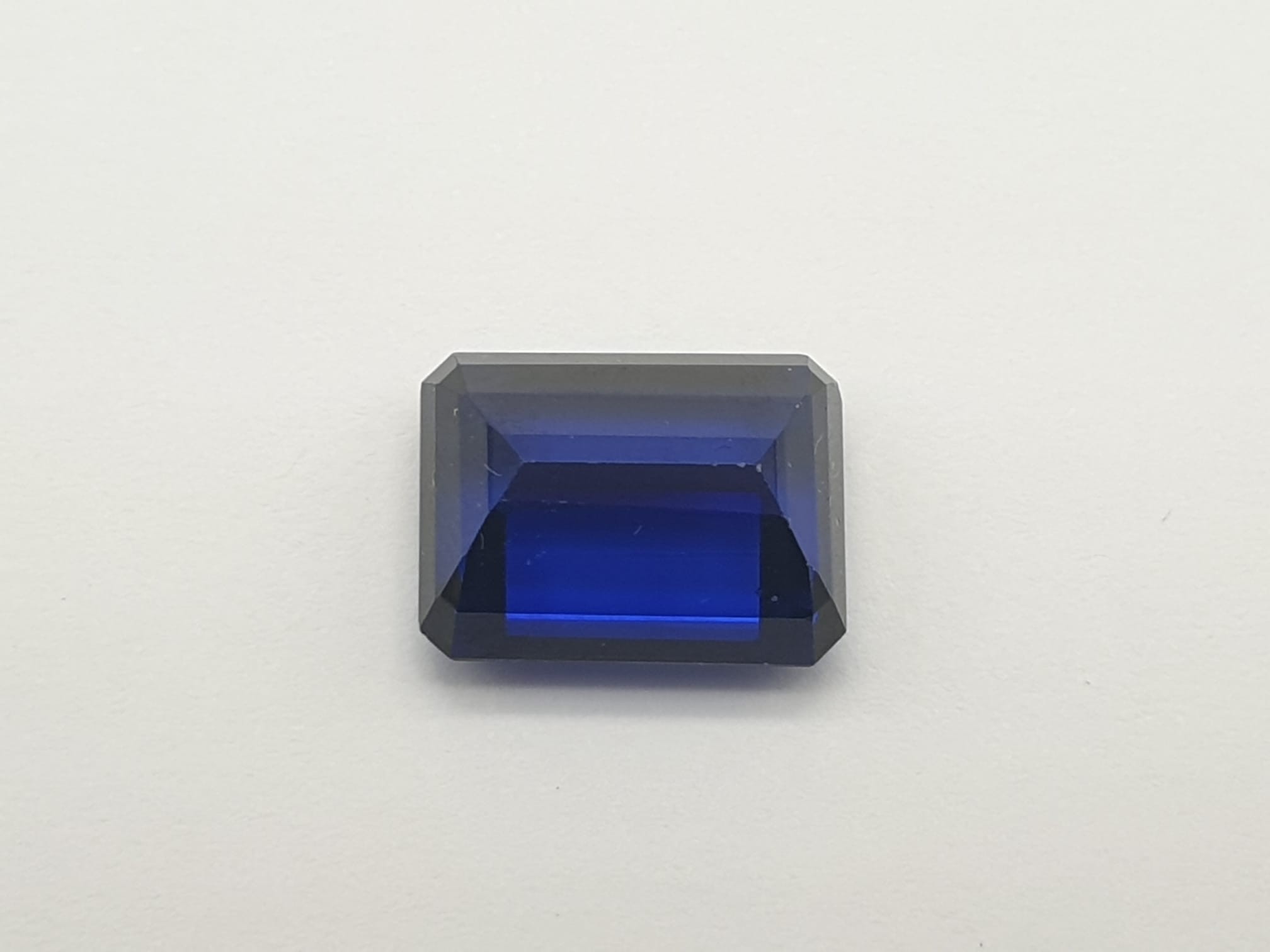 A perfect, for the serious jeweller, or refined collector, emerald cut, dark royal blue sapphire - Image 6 of 6