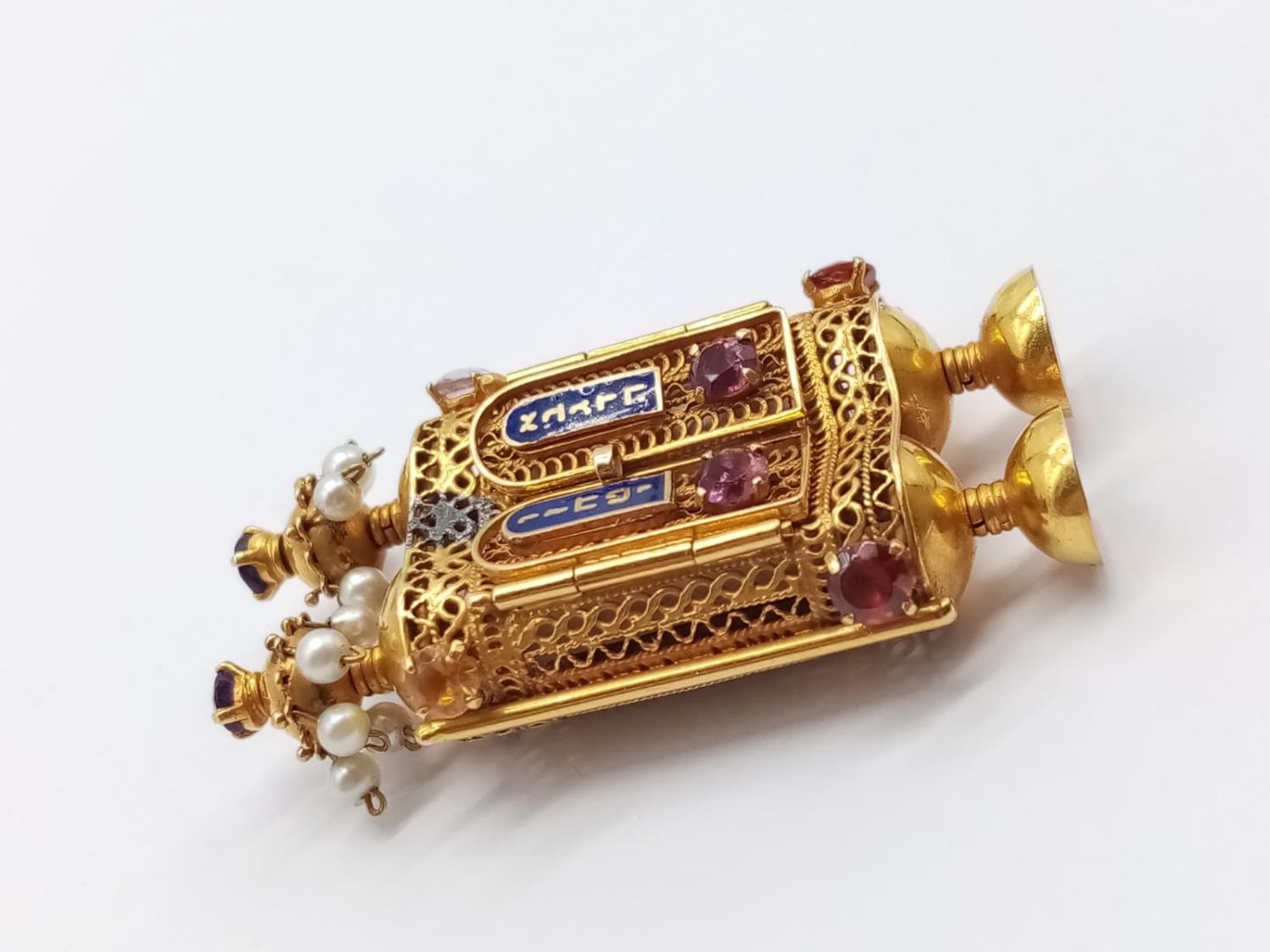 Of Jewish interest. A 14ct yellow filigree gold pendant with pearls, rubies, etc. Weight 10g. - Image 2 of 7