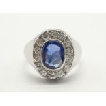 18K WHITE GOLD DIAMOND & SAPPHIRE RING. APPROX 1CT SAPPHIRE & APPROX 0.35CT DIAMONDS 7.6G. SIZE L