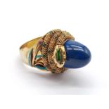 VINTAGE 14K GOLD RING WITH LARGE LAPIS LAZULI CENTRE SURROUNDED BY AN ENAMEL SNAKE ROPE. WEIGHT:
