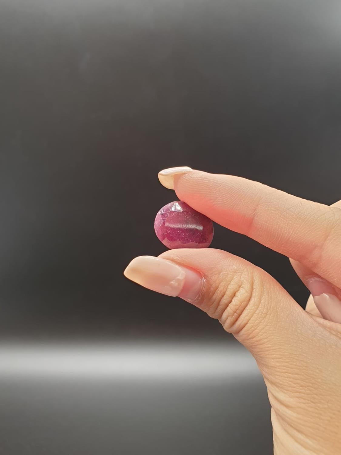 13.1cts of an Oval Shaped Natural Ruby. GLI Certified. - Image 5 of 6