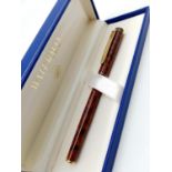 Waterman (Paris) Executive Red Marble 18K Gold Nib Fountain Pen. Very Good condition. Comes with