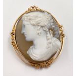 AN ANTIQUE HARDSTONE CAMEO BROOCH SET IN I5K ROSE GOLD. 37.3gms 5 x 4cms