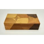A BEAUTIFUL HAND CRAFTED WOODEN BOX. 22 X 11cms