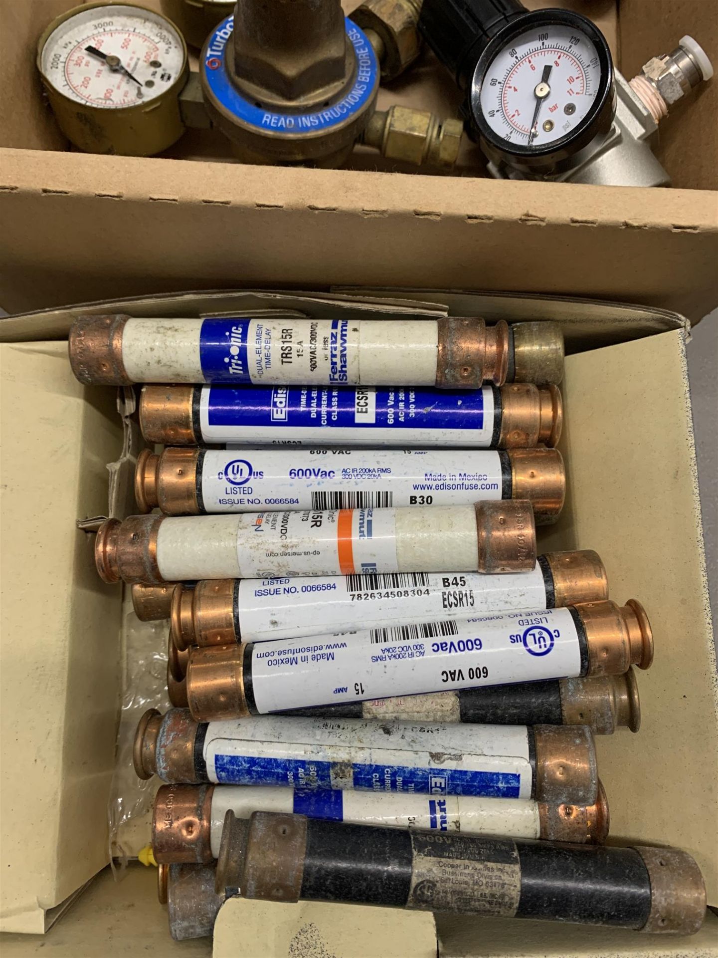 MIXED LOT - ASSORTED FUSES; REGULATORE GUAGES - 2 BOXES - Image 2 of 3