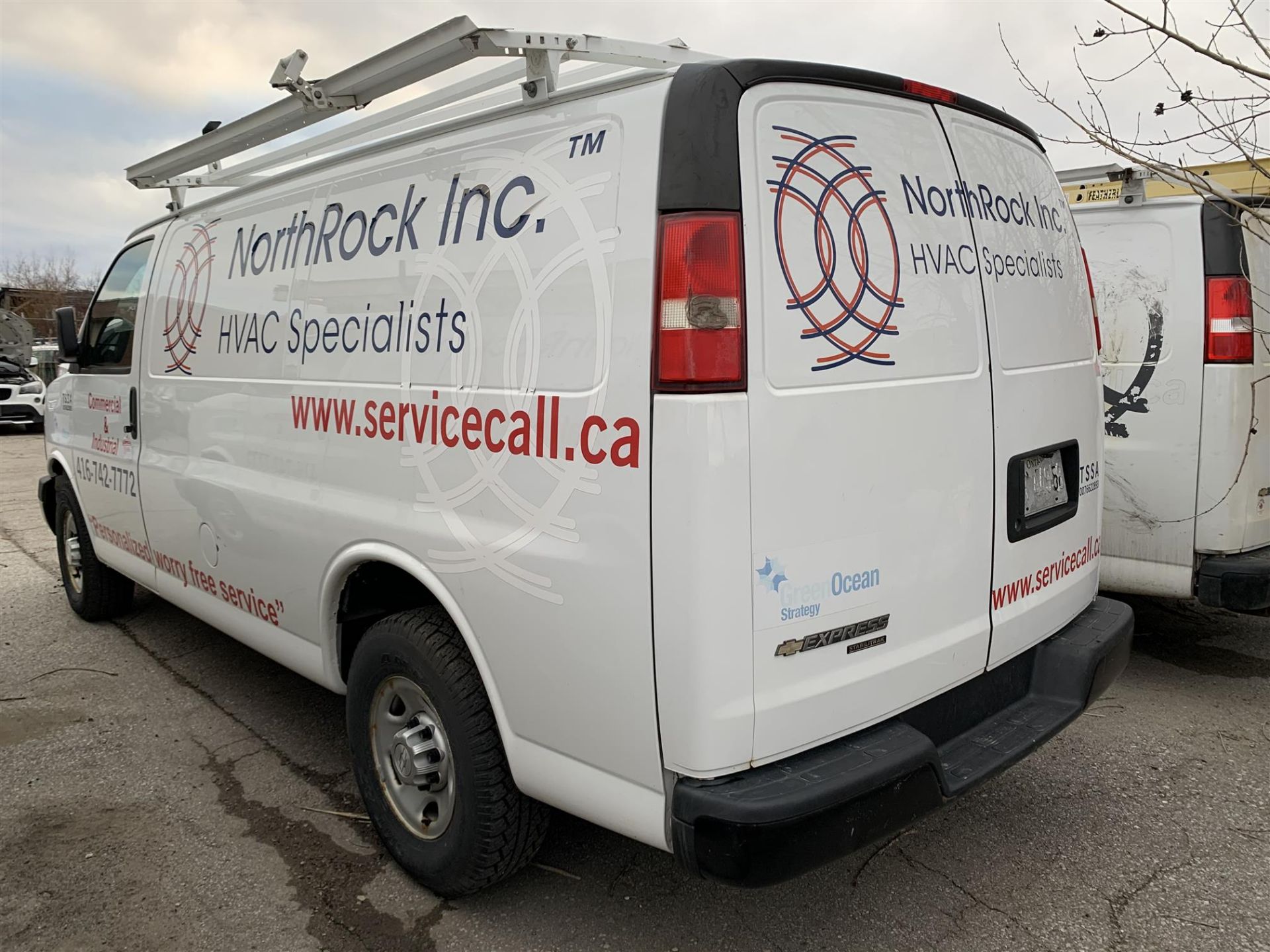 2014 CHEVY EXPRESS 2500 CARGO - 288,014KM - VIN # 1GCWGFCA9E1187267 ***ALL VEHICLES ARE SOLD AS IS - Image 2 of 7