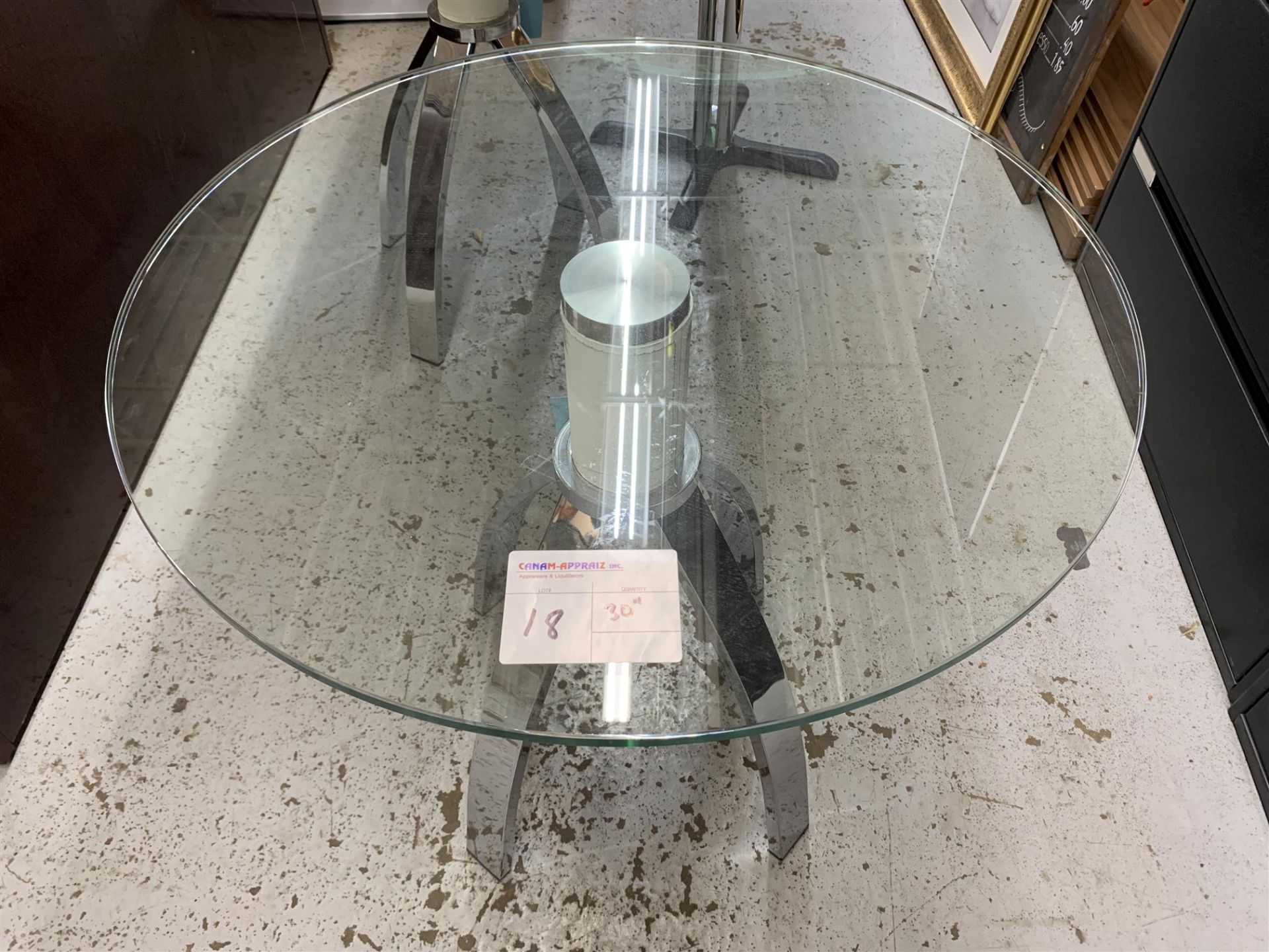 30" ROUND GLASS TABLE W/CHROME LEGS
