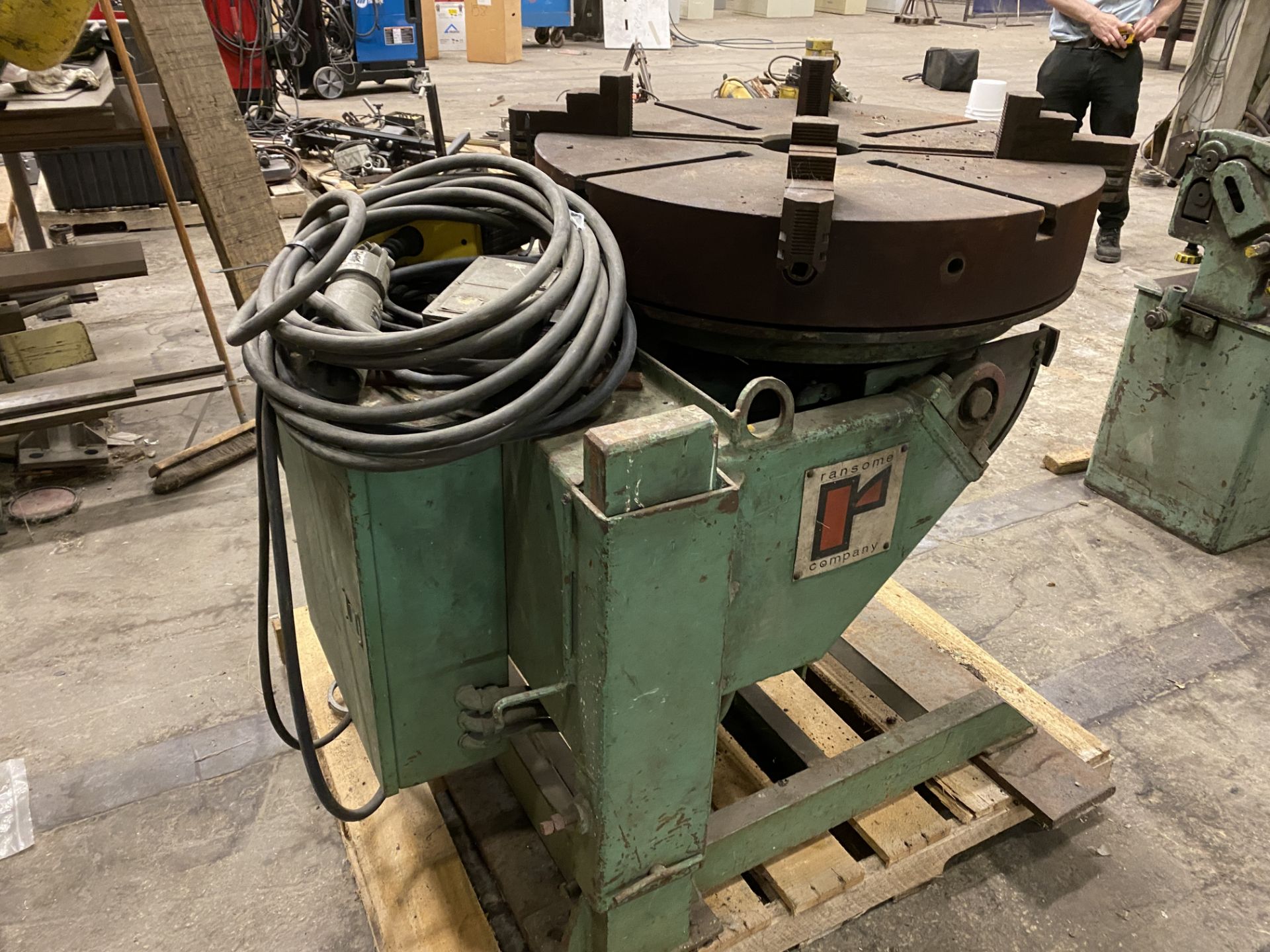 Ransome Mn 10P welding positioner 30" turn table, 10000 lb capacity - Image 2 of 2