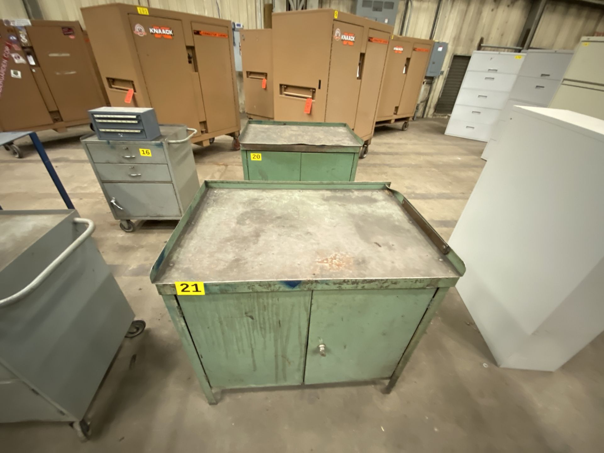 Lot of (5) rolling tool cabinets and bench, including (2) 36" x 24" 2 door 3 tier, and (2) 20" x 24" - Image 2 of 4