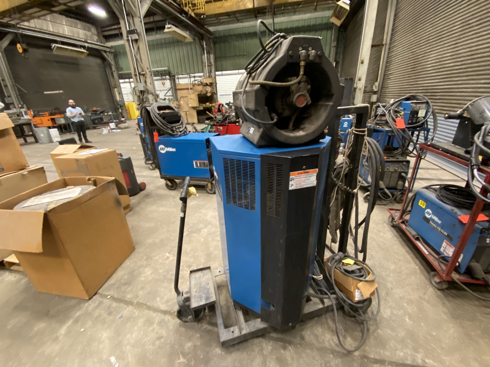 Miller synchrowave 351 CC ac/DC arc welder SN KH316086 with Coolmate 4 water chiller with foot - Image 3 of 4