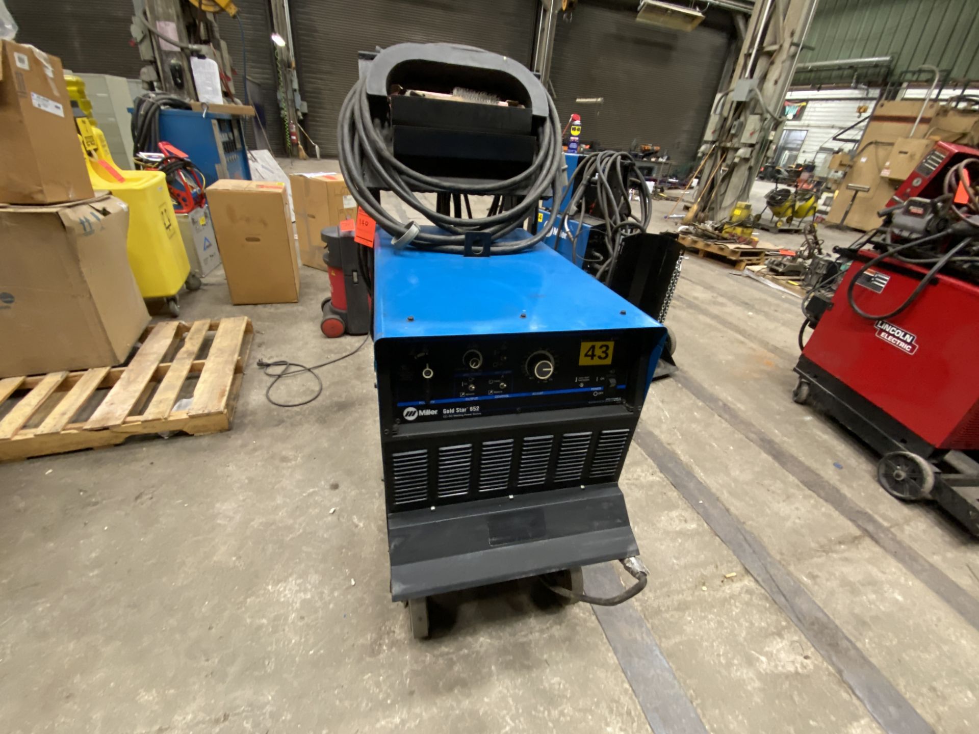 Miller Gold Star 652 CC DC arc welder SN n/a on rolling cart