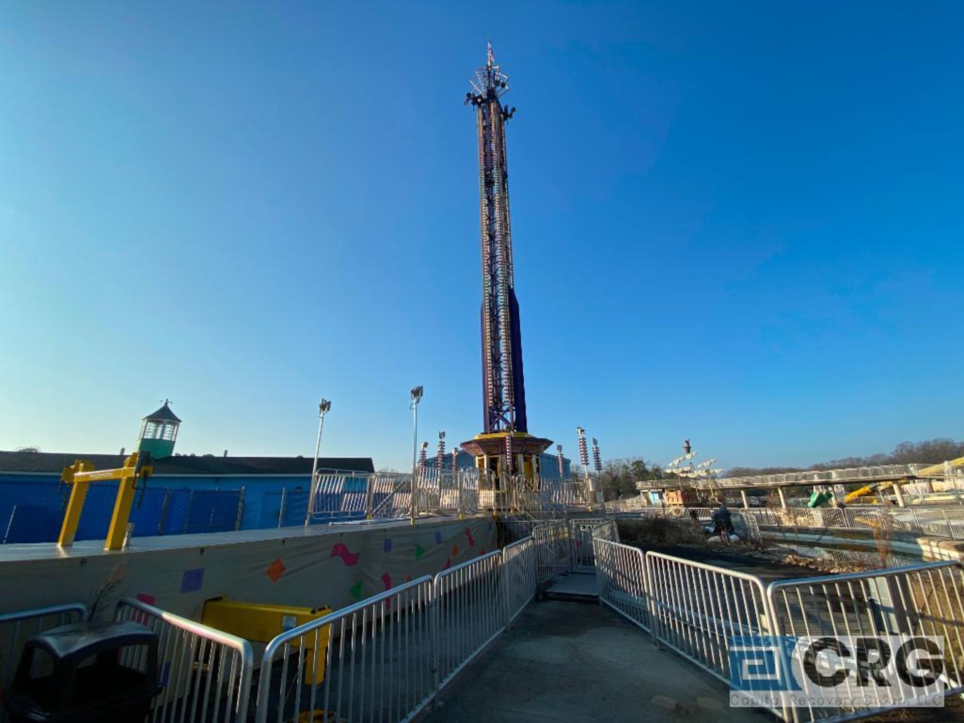 Thunder Drop T/A trailer mounted drop tower with elevated steel fold away entrance and exit platform - Image 2 of 8