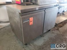 Goldtech CUF-119-47 2-door pprtable counter top refrigerator