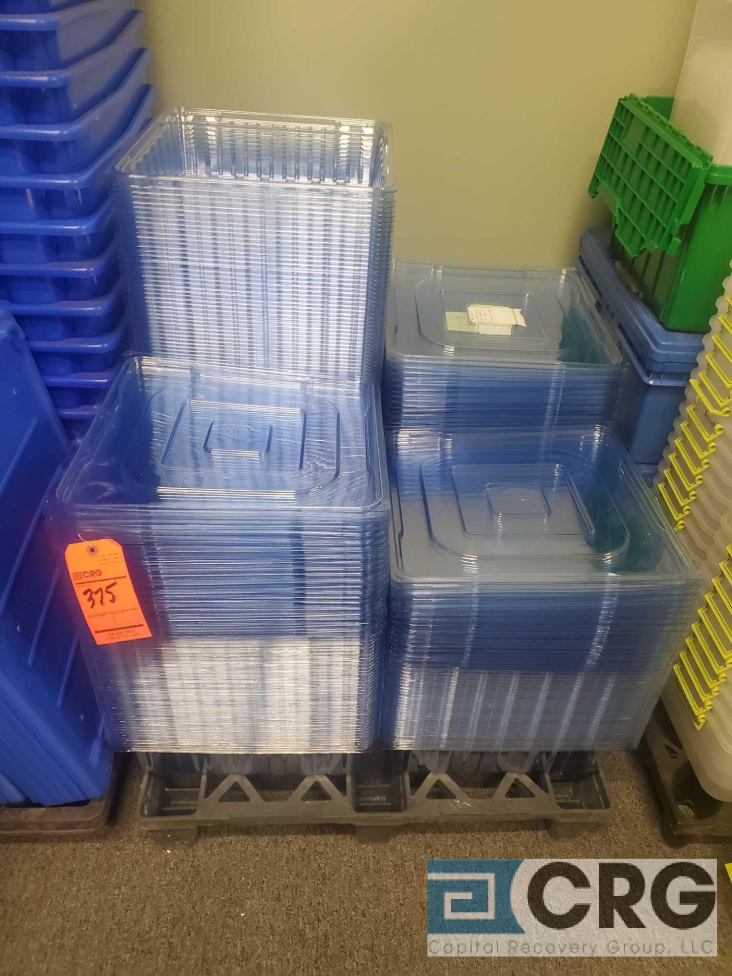 Lot of (+/- 150) clear plastic totes with lids