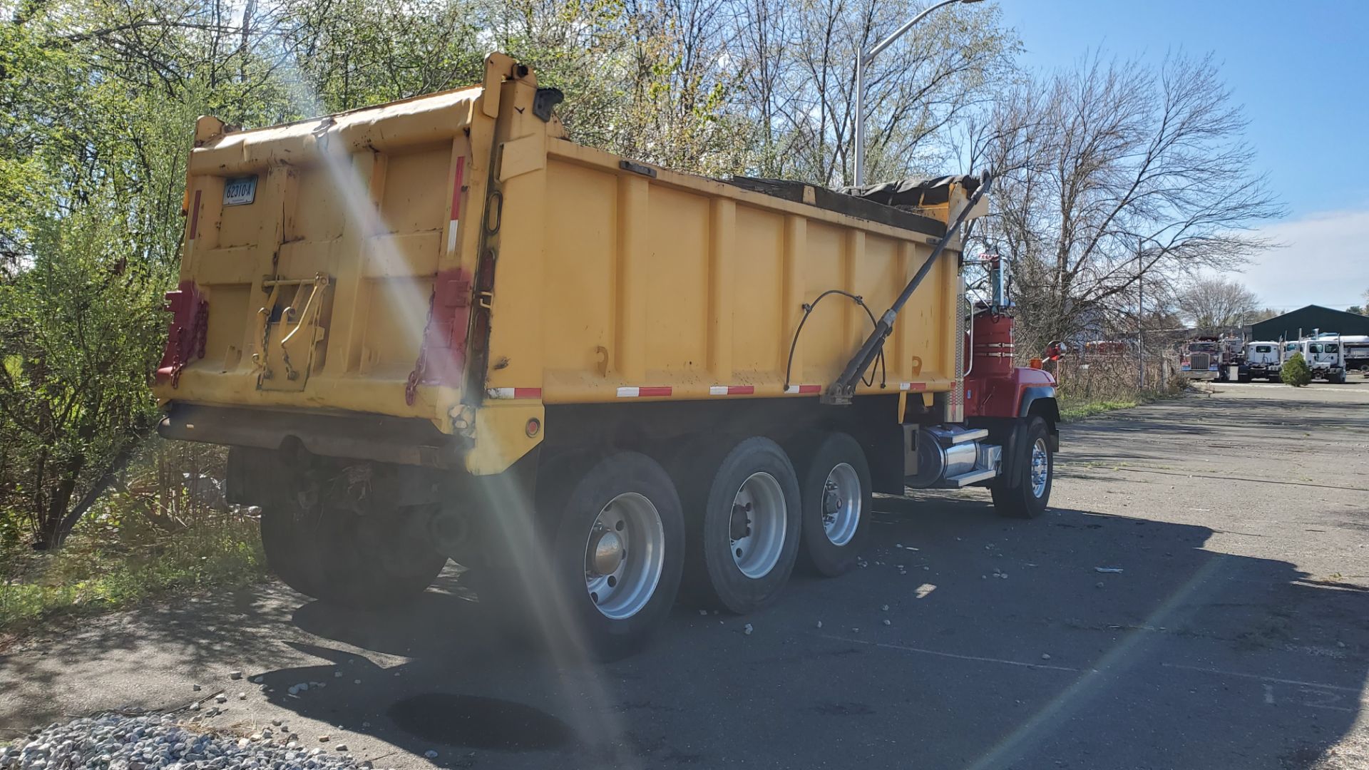 2000 MACK RD688S Dump Truck, triaxle, 282,068 miles, 25,680 hours, VN 1M2P324C9YM053284 - Image 4 of 4