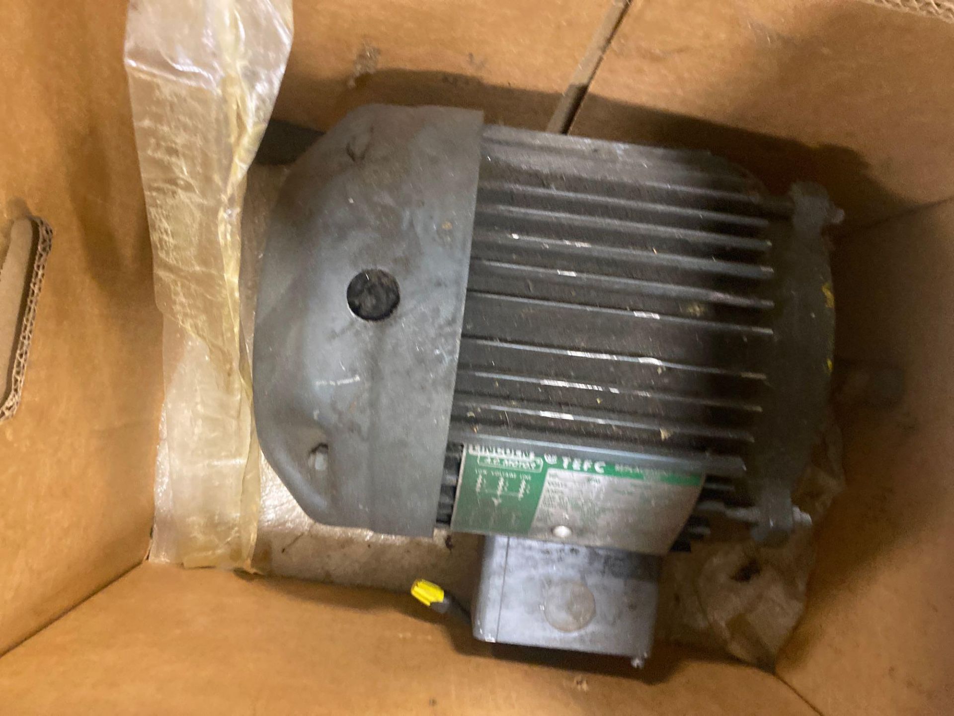 Lot of (4) used motors, including (1) Sterling 5 HP 1160 RPM 3ph AC motor, (1) GE 5 HP 1745 RPM - Image 8 of 9