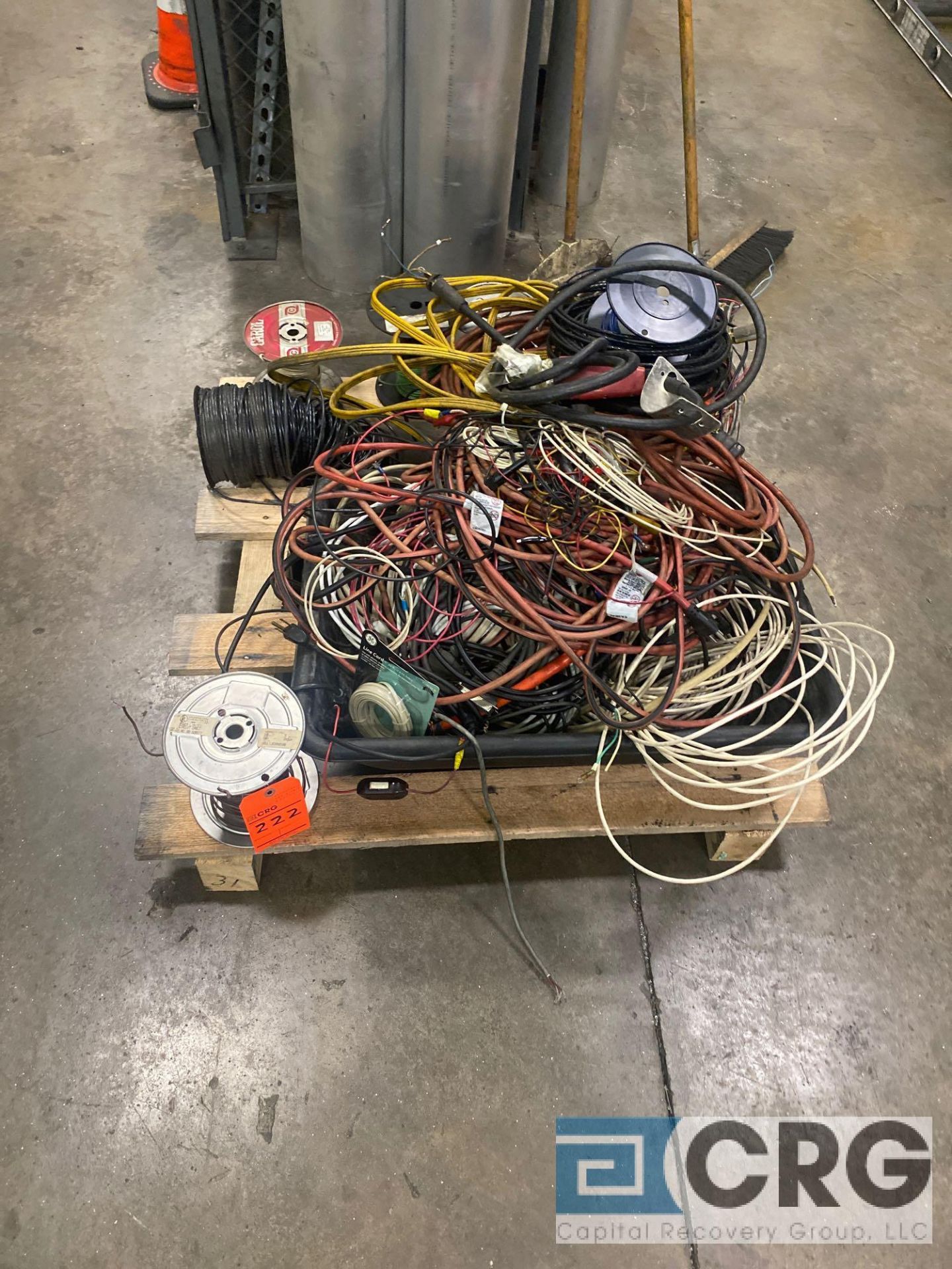 Lot of assorted pneumatic pieces, machine parts, small electrical items, lights, oil filters, copper - Image 25 of 30