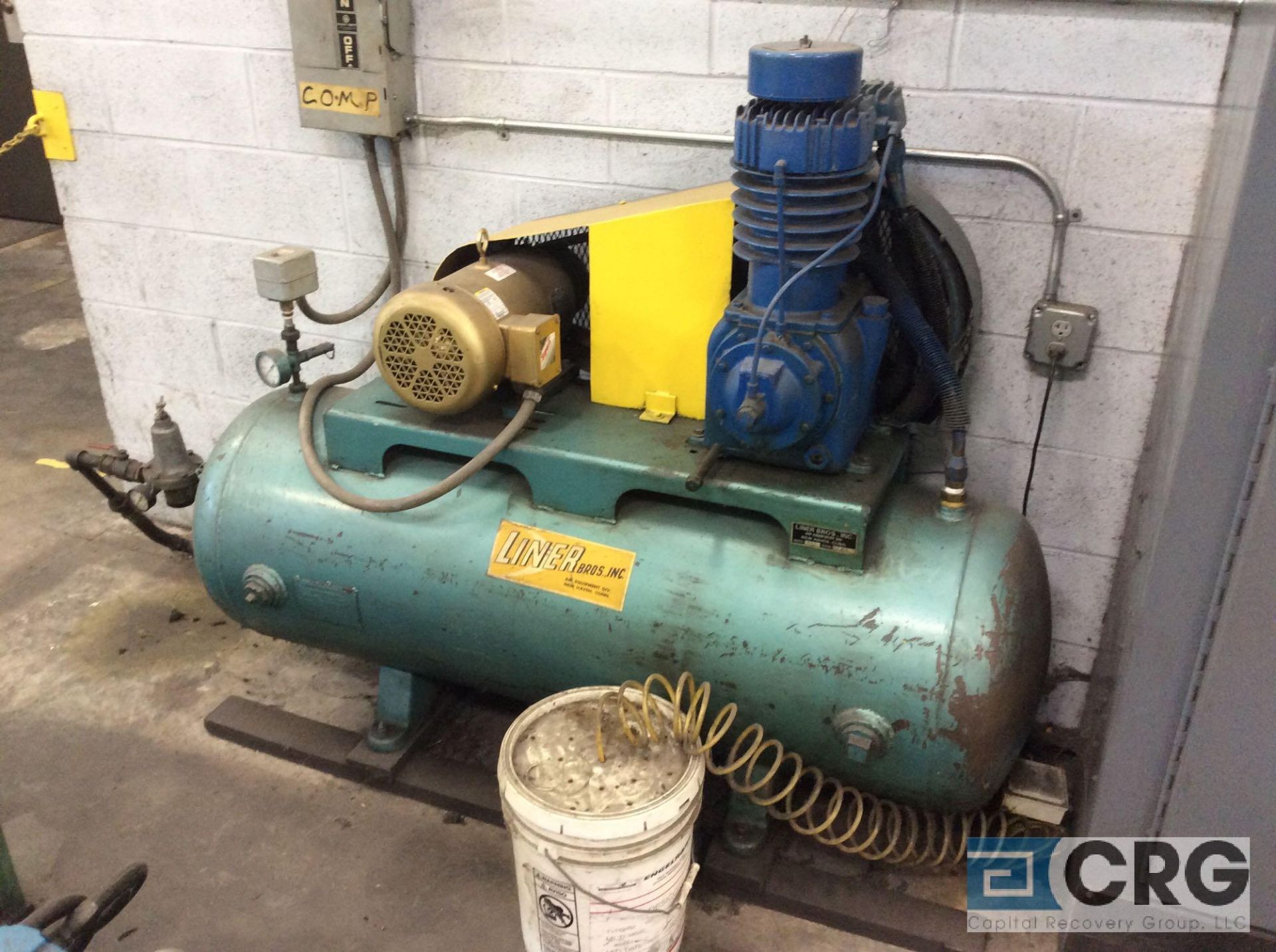 Horizontal air compressor, with 5 HP 1750 RPM Baldor motor