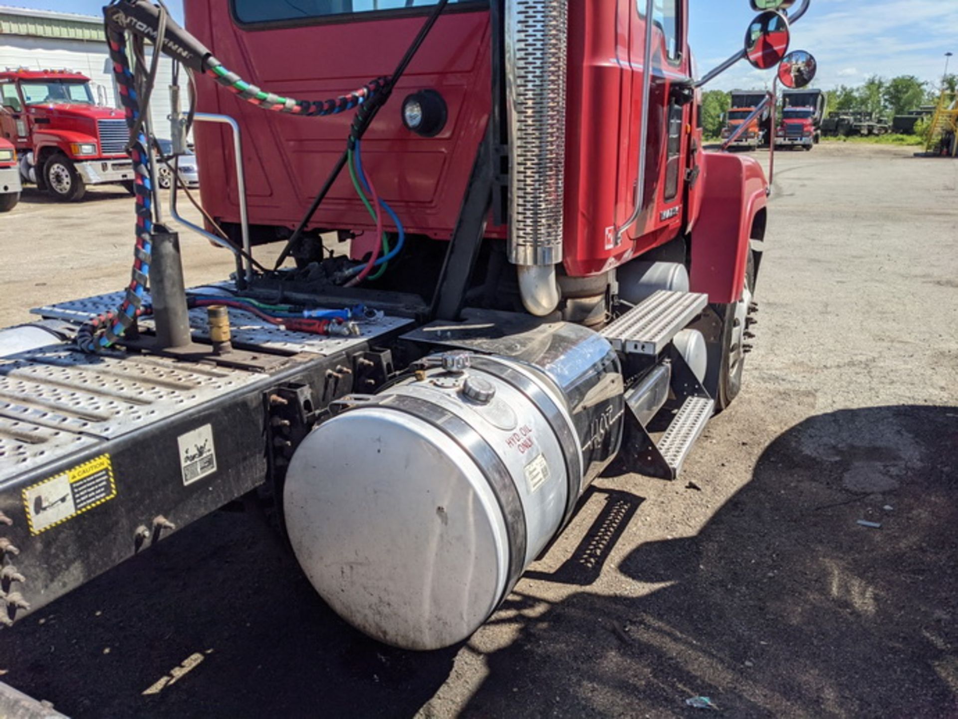 2014 Mack CHU613 tandem axle day cab, Mack MP8 505C H.P. engine, Fuller 18sp manual transmission, - Image 11 of 22