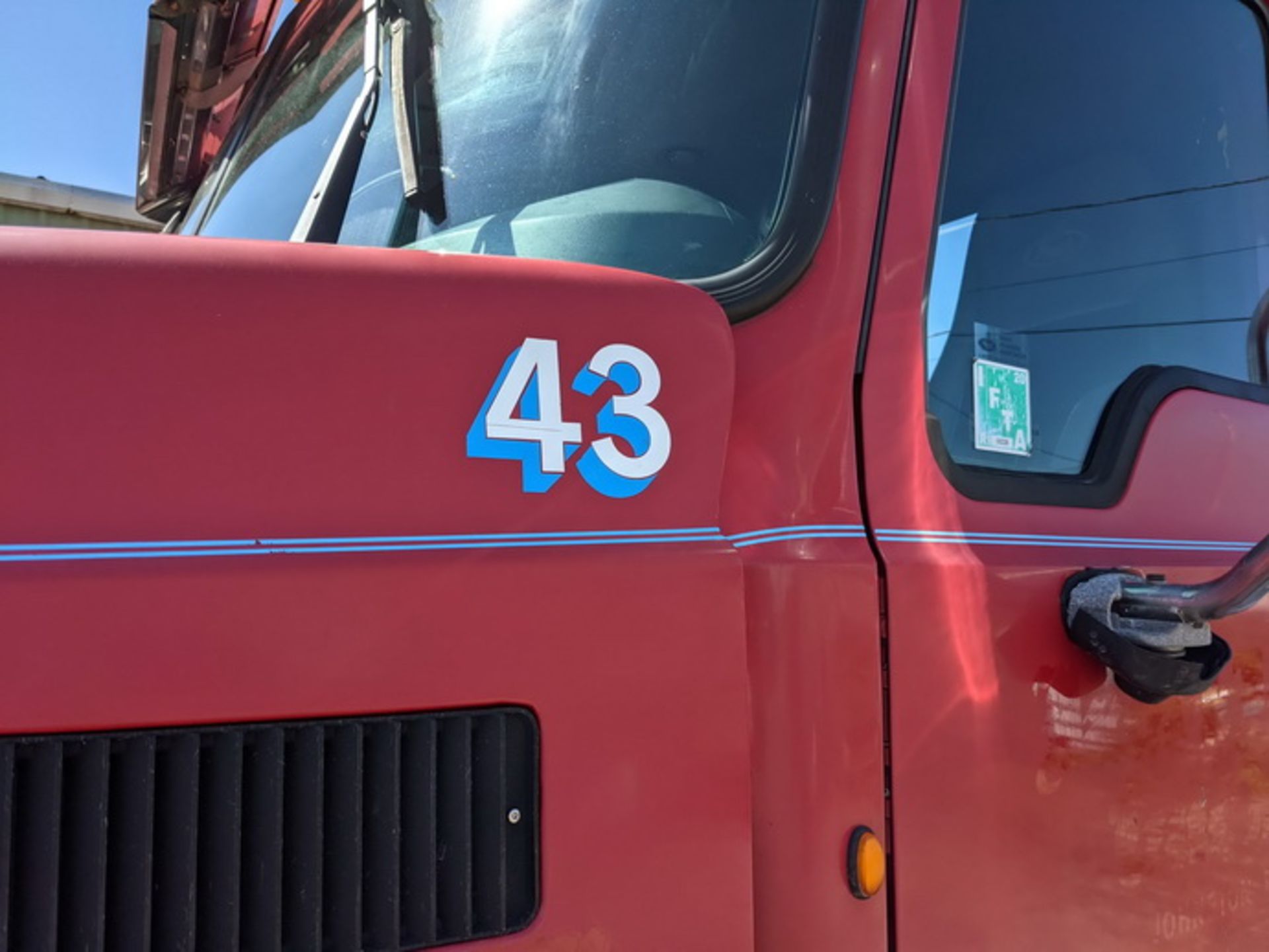 2014 Mack CHU613 tandem axle day cab, Mack MP8 505C H.P. engine, Fuller 18sp manual transmission, - Image 4 of 22