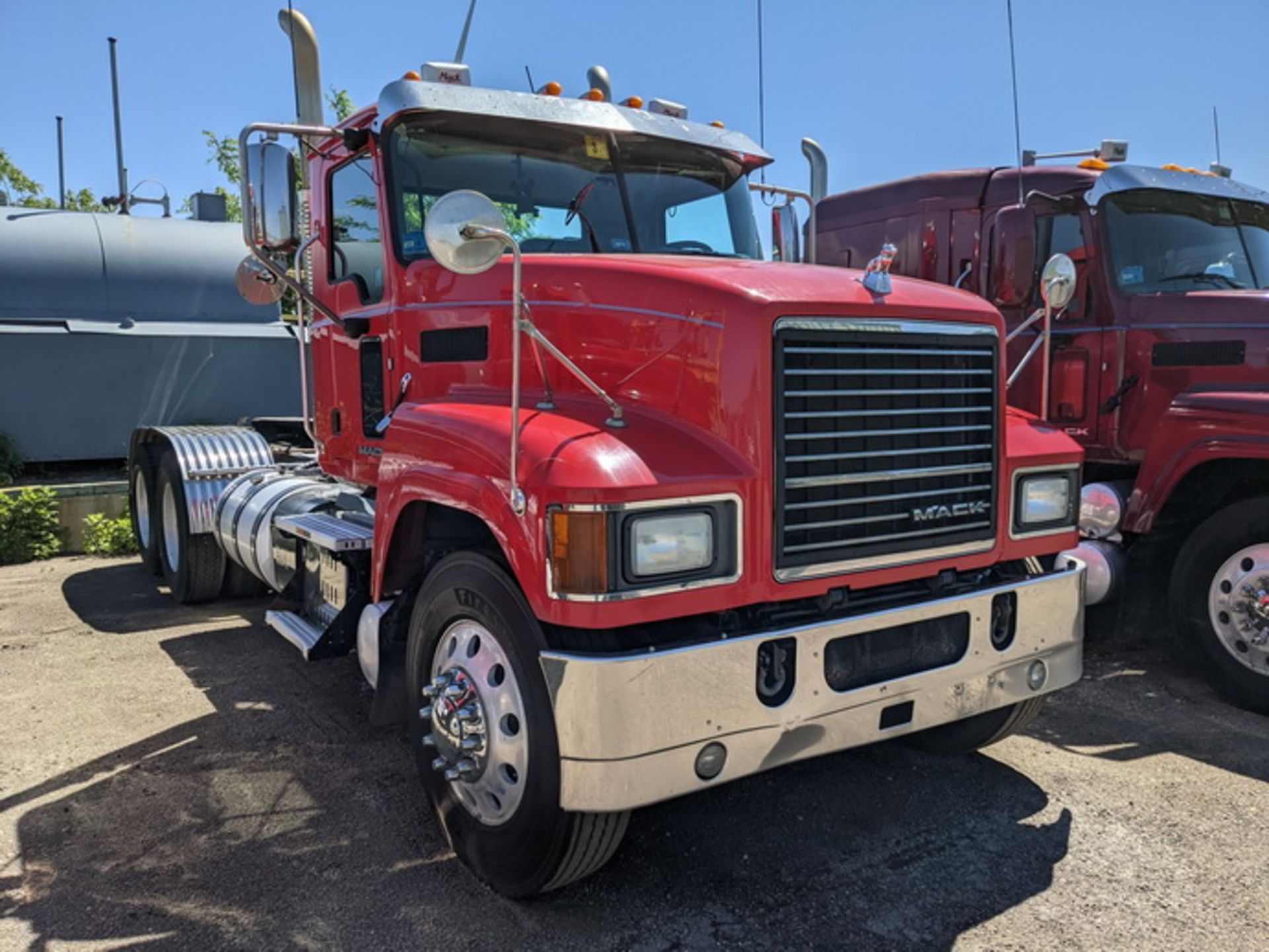 2015 Mack CHU613 tandem axle day cab, Mack MP8 505C H.P. engine, Fuller13sp manual transmission, 14k - Image 2 of 24