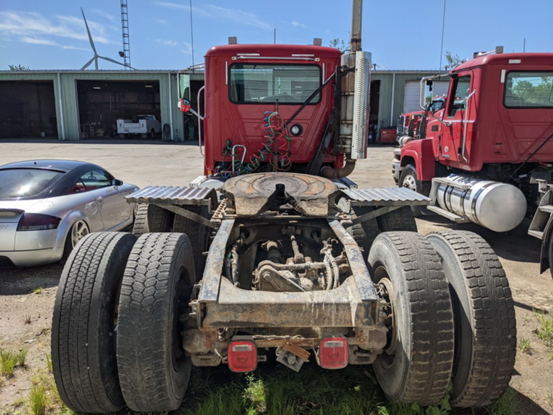 2010 Mack CHU613 tandem axle day cab, Mack M8 425E H.P. engine, Fuller 8LL manual transmission, - Image 7 of 19