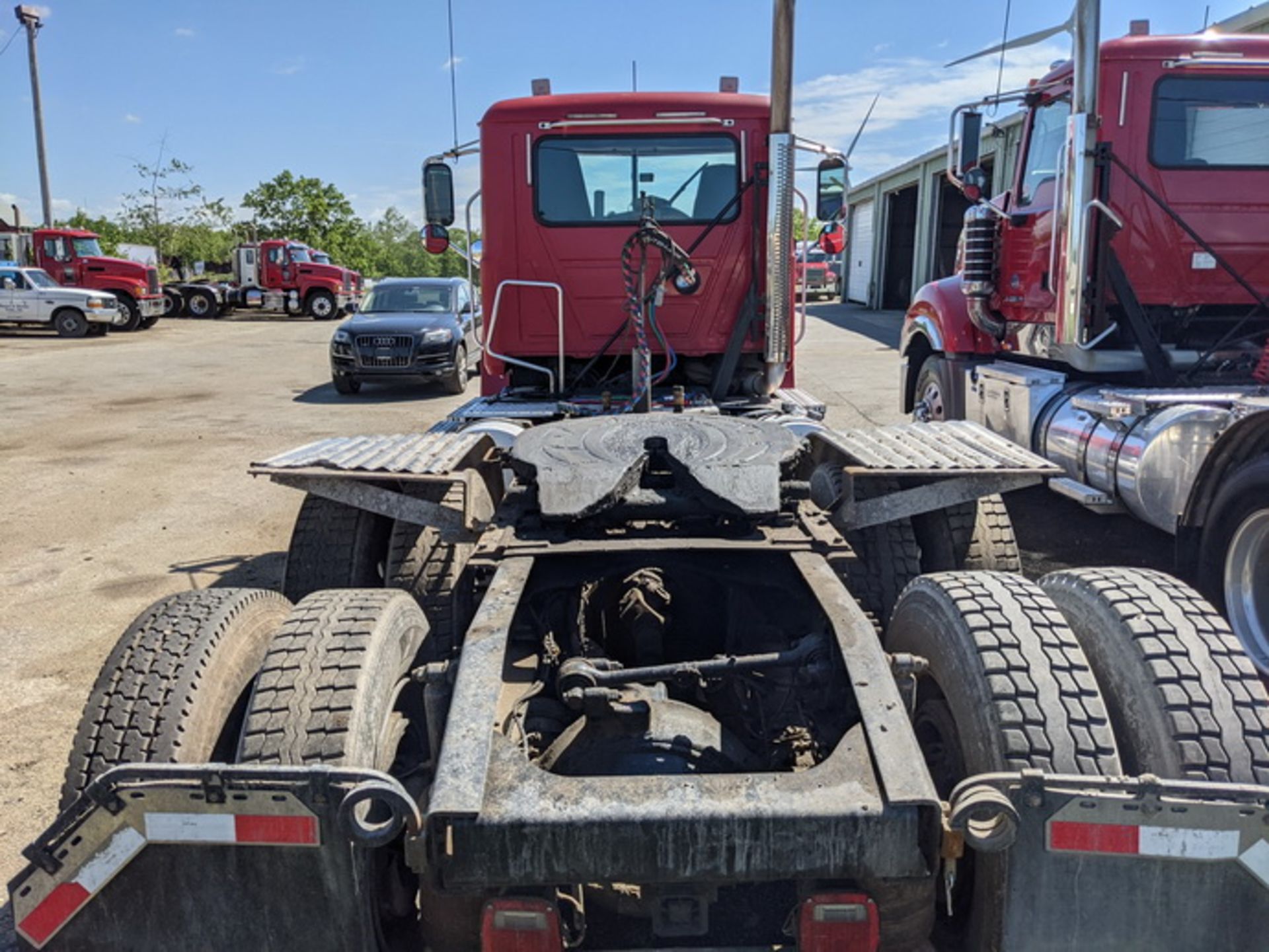 2014 Mack CHU613 tandem axle day cab, Mack MP8 505C H.P. engine, Fuller 18sp manual transmission, - Image 8 of 22