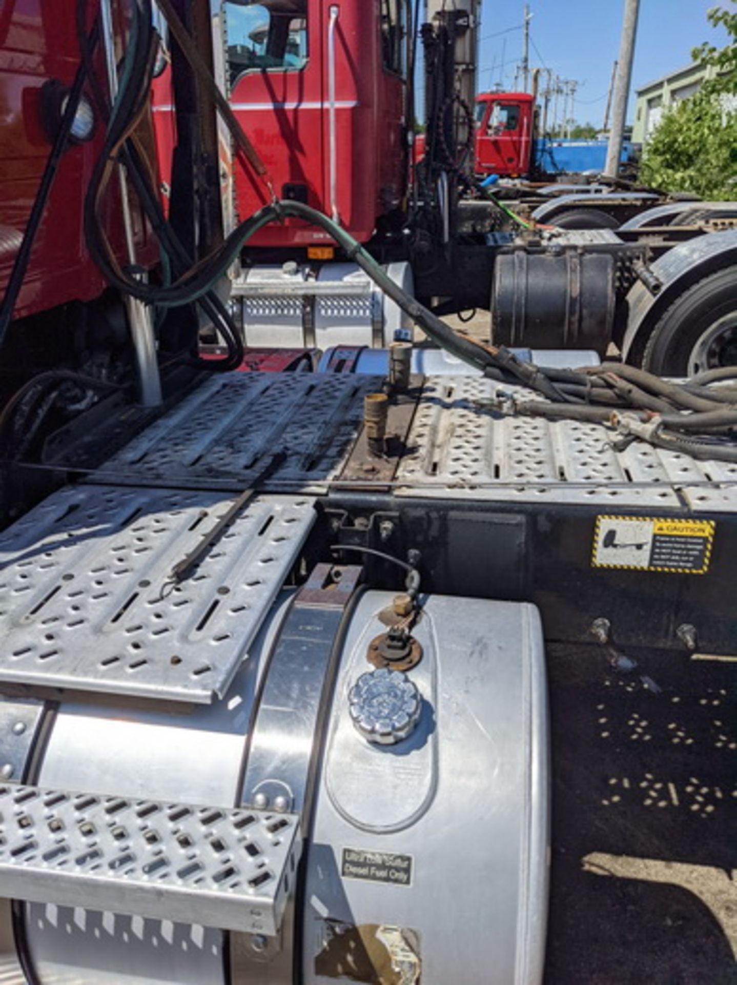 2016 Mack CHU613 tandem axle day cab, Mack MP8 505C H.P. engine, Fuller 18sp manual transmission, - Image 6 of 19