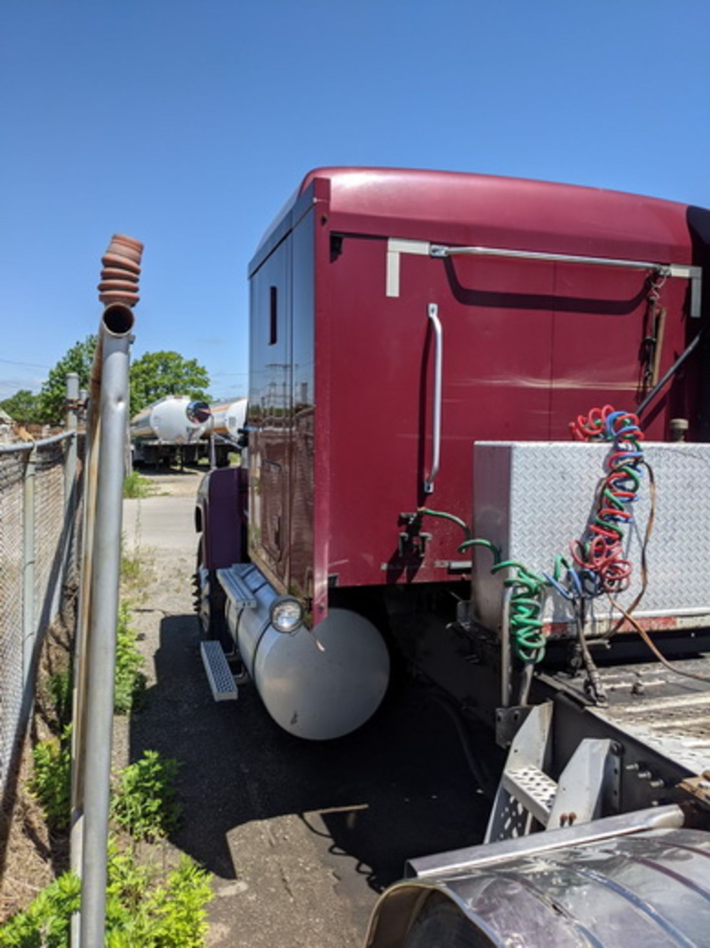 2008 Mack CHU613 tandem axle sleeper, PARTS TRUCK, cannibalized, VIN# 1M1AN07Y38N003443, 11R24.5 - Image 3 of 12