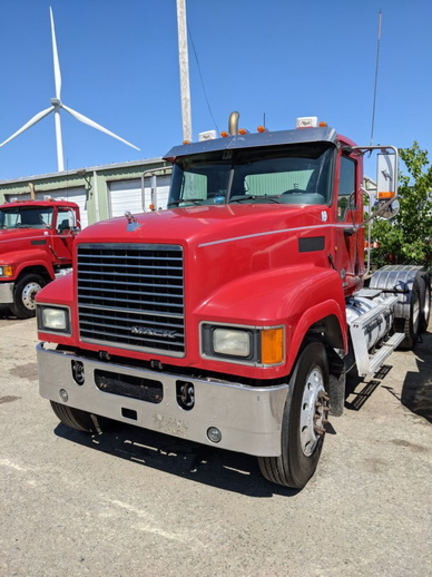 2013 Mack CHU613 tandem axle day cab, Mack MP8 505C H.P. engine, Fuller 10sp manual transmission,