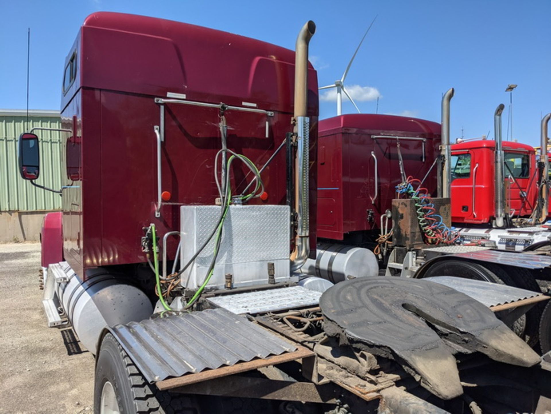 2014 Mack CHU613 tandem axle sleeper, Mack MP8 505C H.P. engine, Fuller 18sp manual transmission, - Image 15 of 37