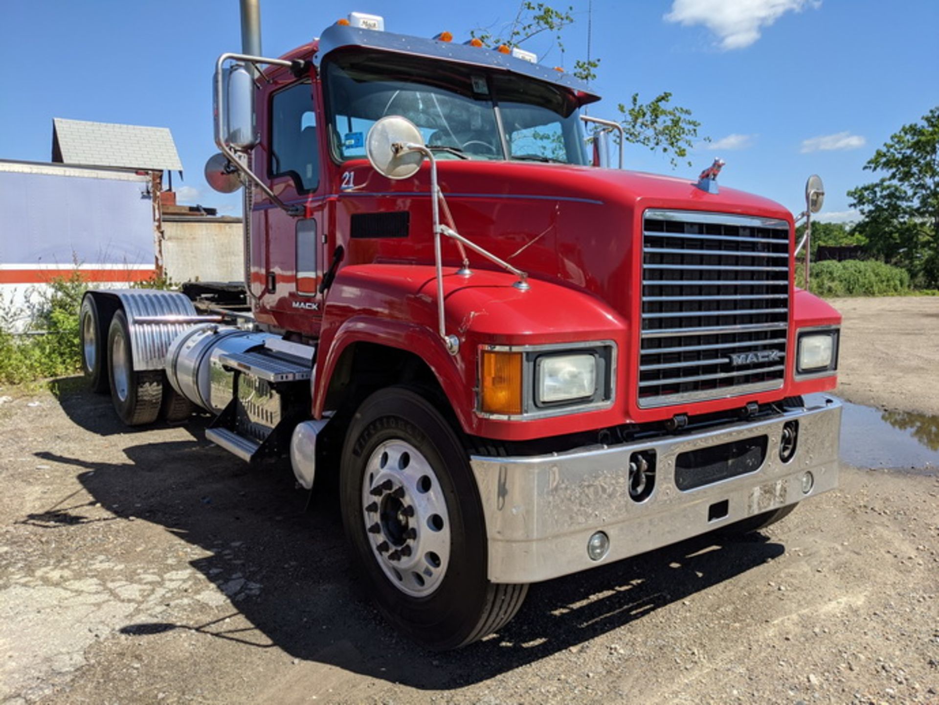 2016 Mack CHU613 tandem axle day cab, Mack MP8 505C H.P. engine, Fuller 18sp manual transmission, - Image 2 of 19