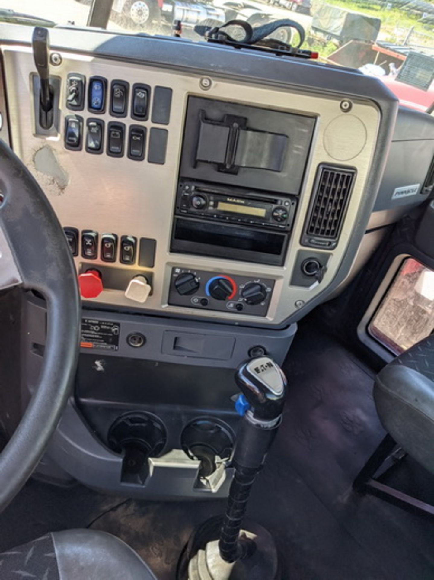 2010 Mack CHU613 tandem axle day cab, Mack M8 425E H.P. engine, Fuller 8LL manual transmission, - Image 17 of 19