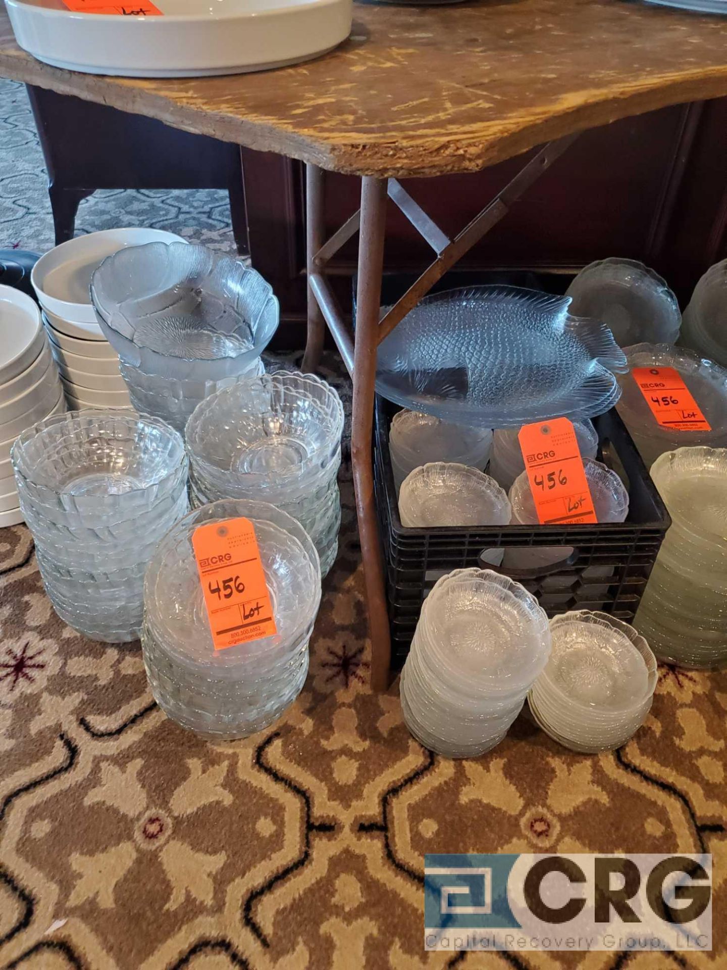Lot of (571) glass salad bowls, salad plates, dessert plates, and serving trays, including (52) 8 - Image 3 of 4