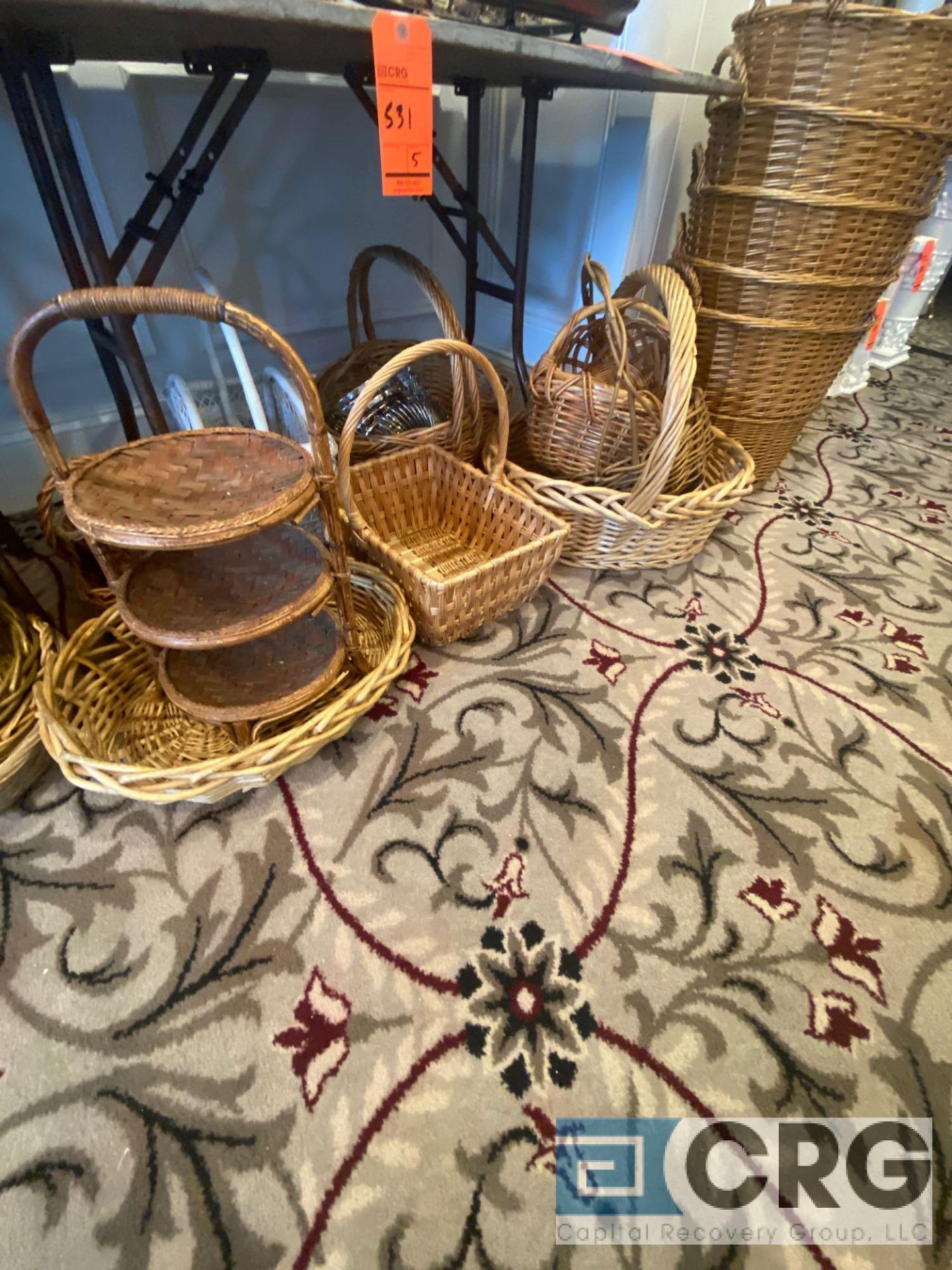 Lot of (54) assorted wicker baskets and platters - Image 7 of 7