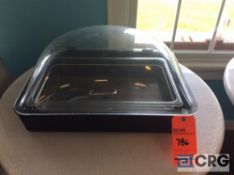 Single compartment chill tray with lid