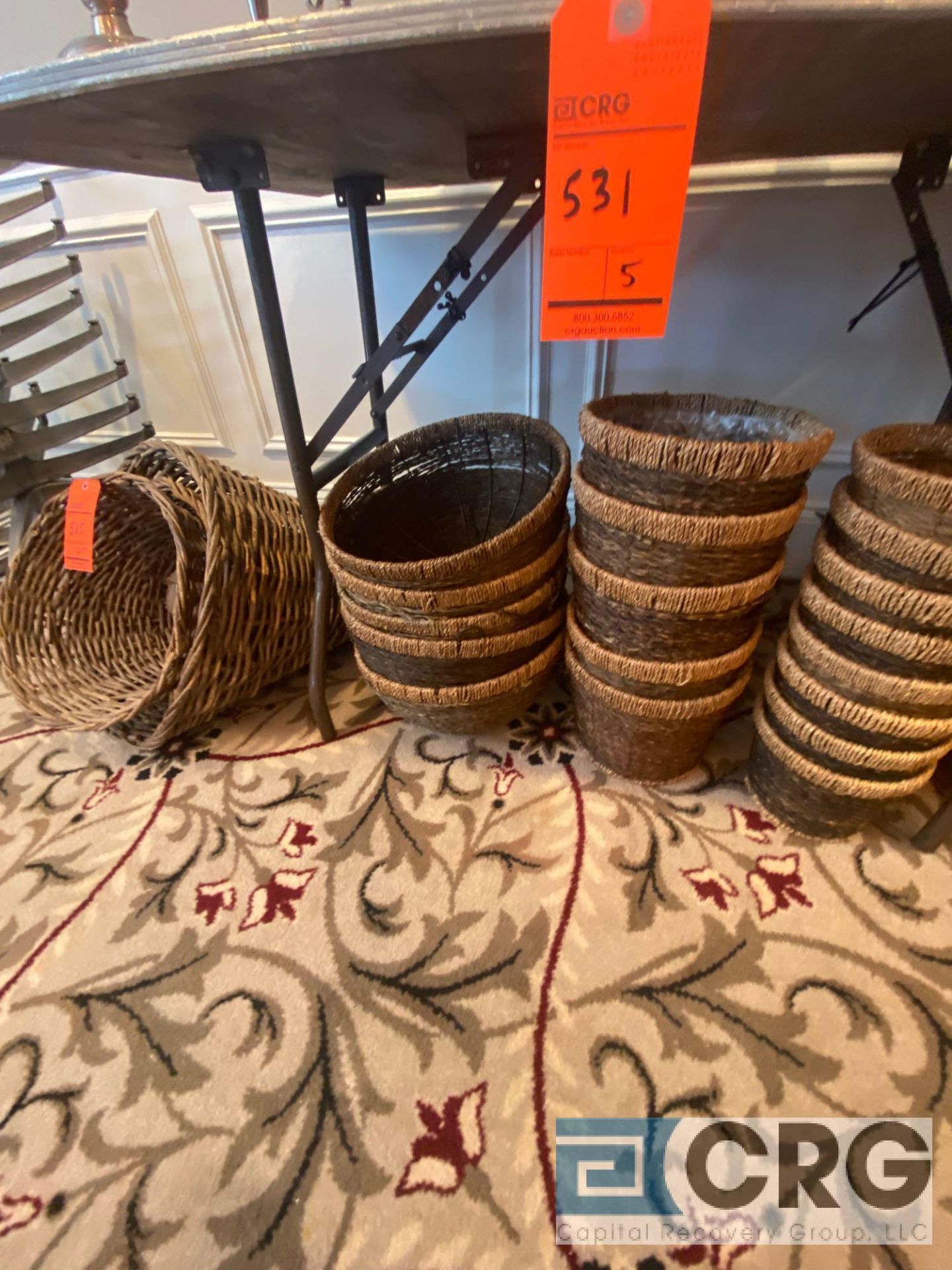 Lot of (54) assorted wicker baskets and platters - Image 5 of 7