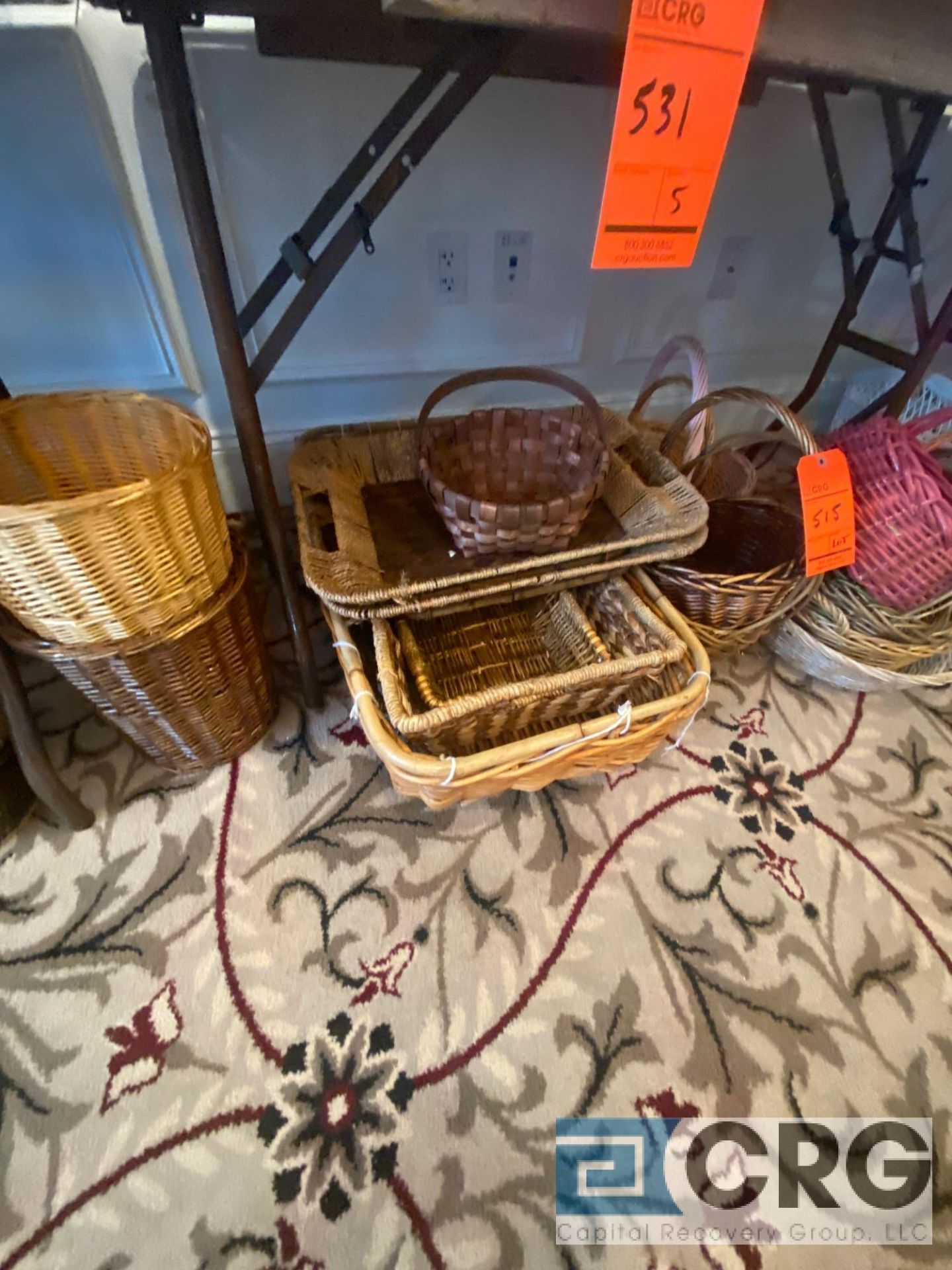 Lot of (54) assorted wicker baskets and platters - Image 6 of 7