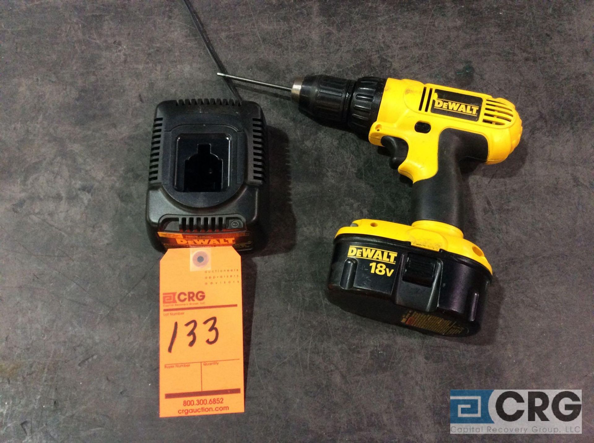 DeWalt DC759 18V 1/2 inch vari-speed cordless drill / driver with charger