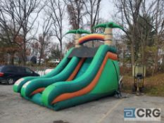 Super Splash inflatable bounce house with blower