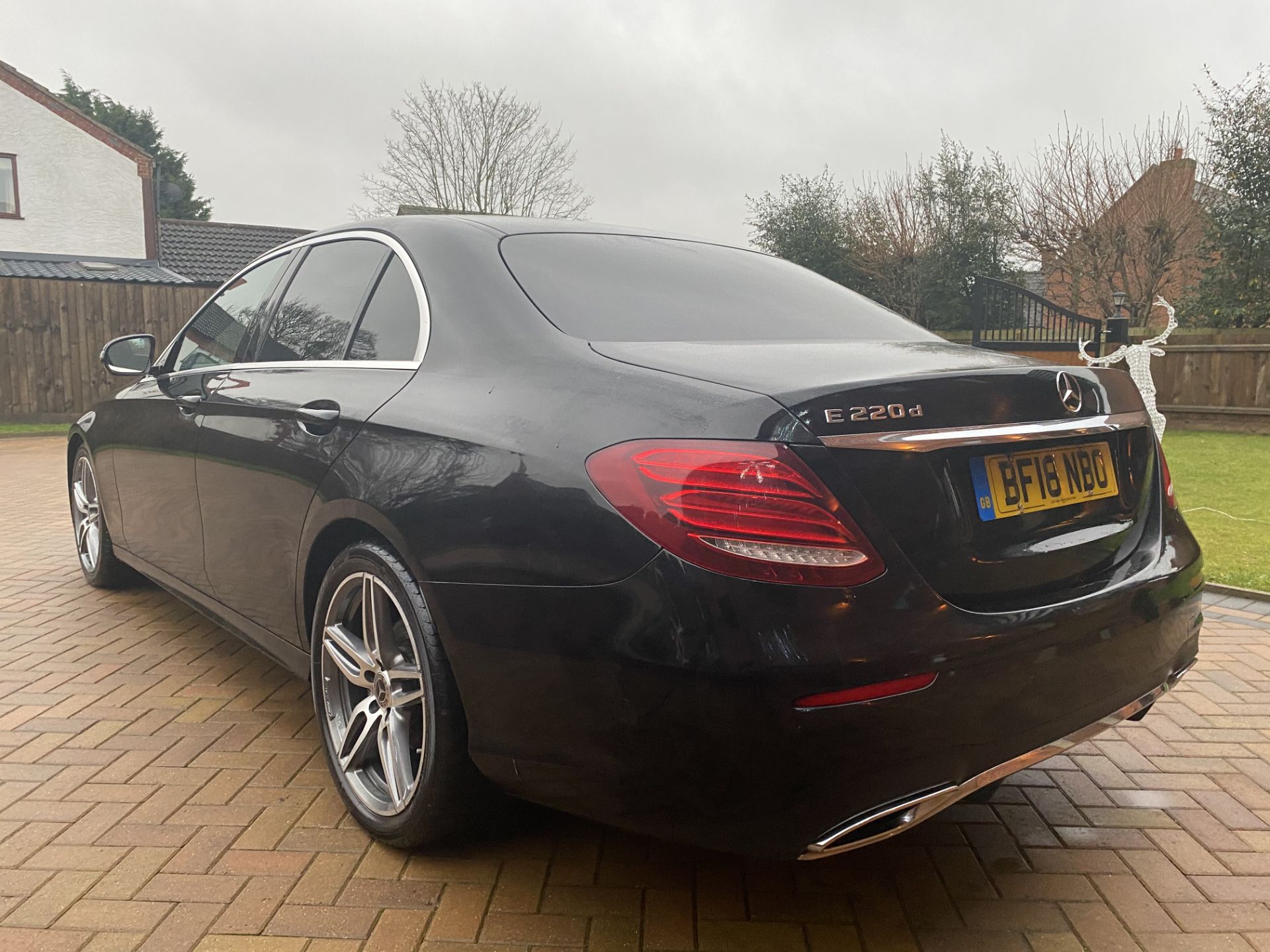 ON SALE MERCEDES E220d AUTO"AMG LINE" SALOON - 18 REG - LOW MILES - 1 KEEPER - LEATHER - GREAT SPEC - Image 6 of 24