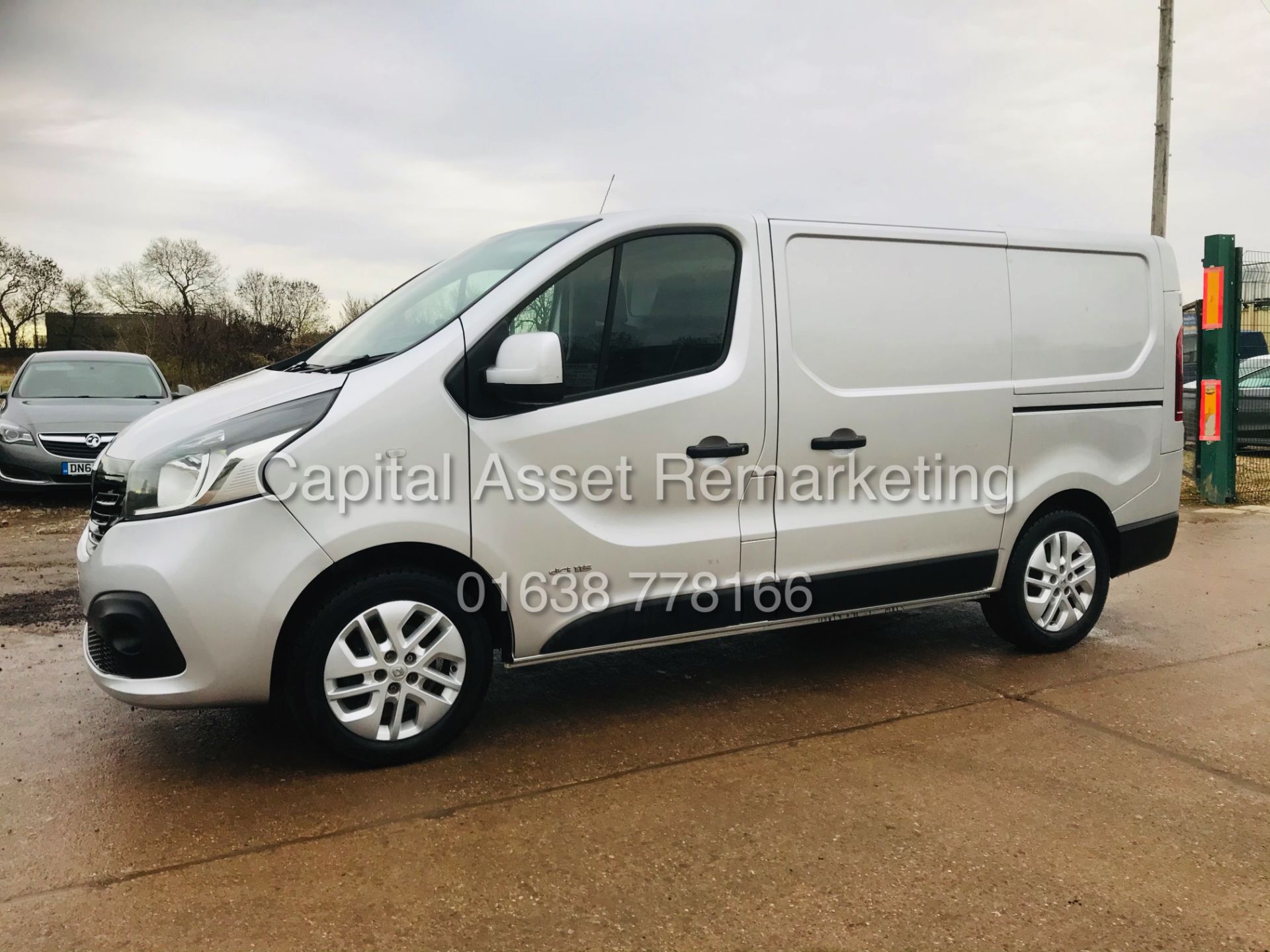 ON SALE RENAULT TRAFIC 1.6DCI "SPORT VAN" 2018 MODEL - SAT NAV -AIR CON- SILVER -ALLOYS - LOW MILES - Image 7 of 24