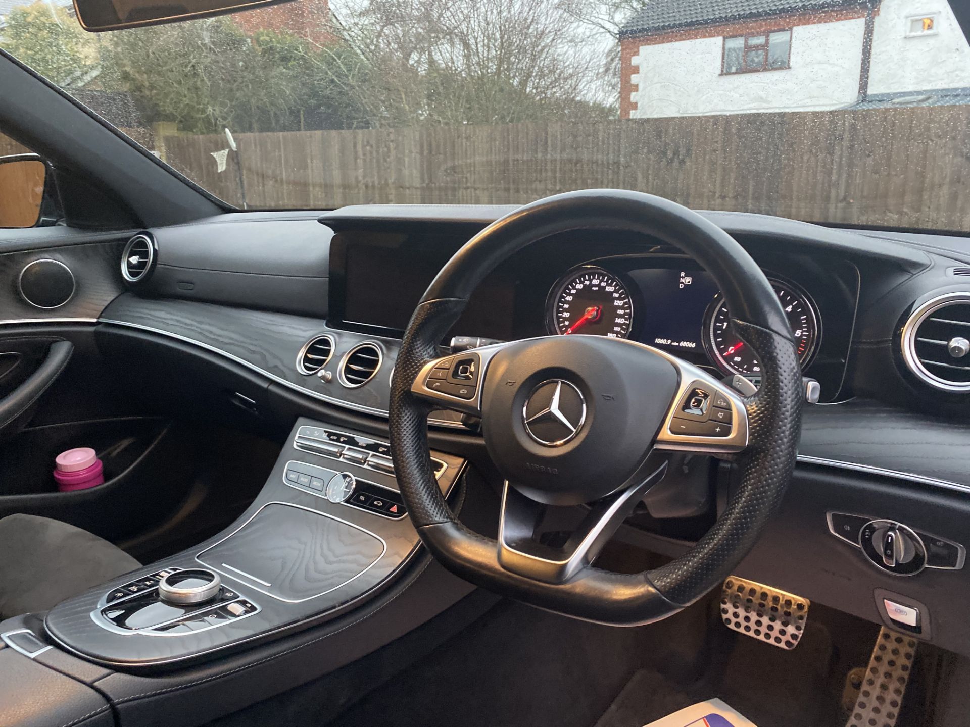 ON SALE MERCEDES E220d AUTO"AMG LINE" SALOON - 18 REG - LOW MILES - 1 KEEPER - LEATHER - GREAT SPEC - Image 21 of 24