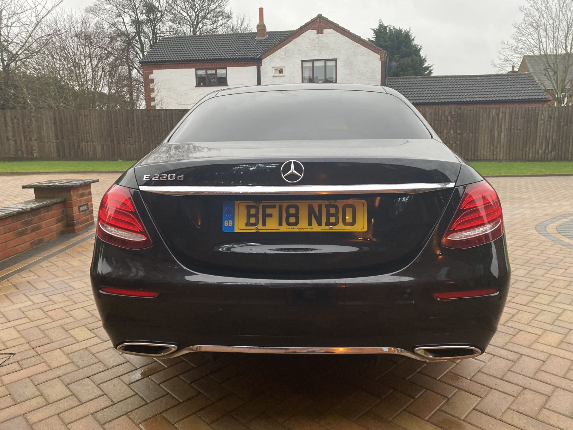 ON SALE MERCEDES E220d AUTO"AMG LINE" SALOON - 18 REG - LOW MILES - 1 KEEPER - LEATHER - GREAT SPEC - Image 7 of 24