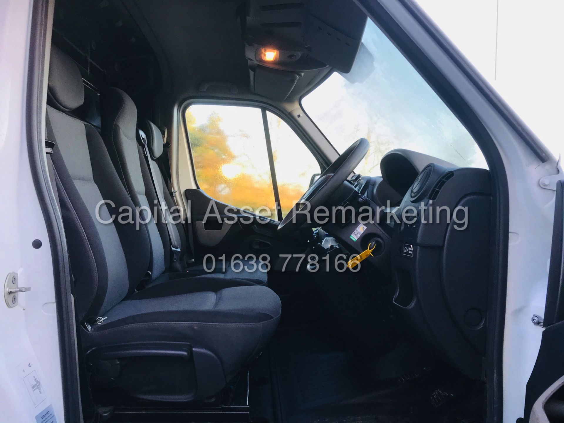 (ON SALE) RENAULT MASTER 2.3DCI "165BHP" BUSINESS ENERGY(2016 MODEL)1 OWNER 3500KG TWIN WHEELS - Image 10 of 15