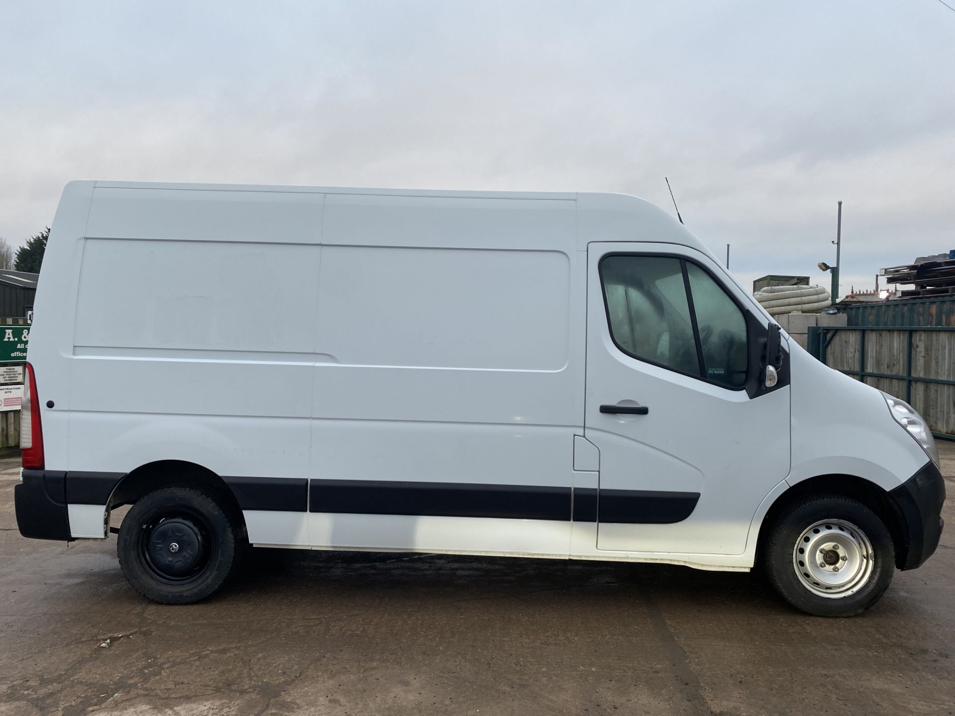 VAUXHALL MOVANO 2.3CDTI (130) 6 SPEED - EURO 6 - AIR CON - 2017 MODEL - ELEC PACK - LOW MILES - Image 8 of 16