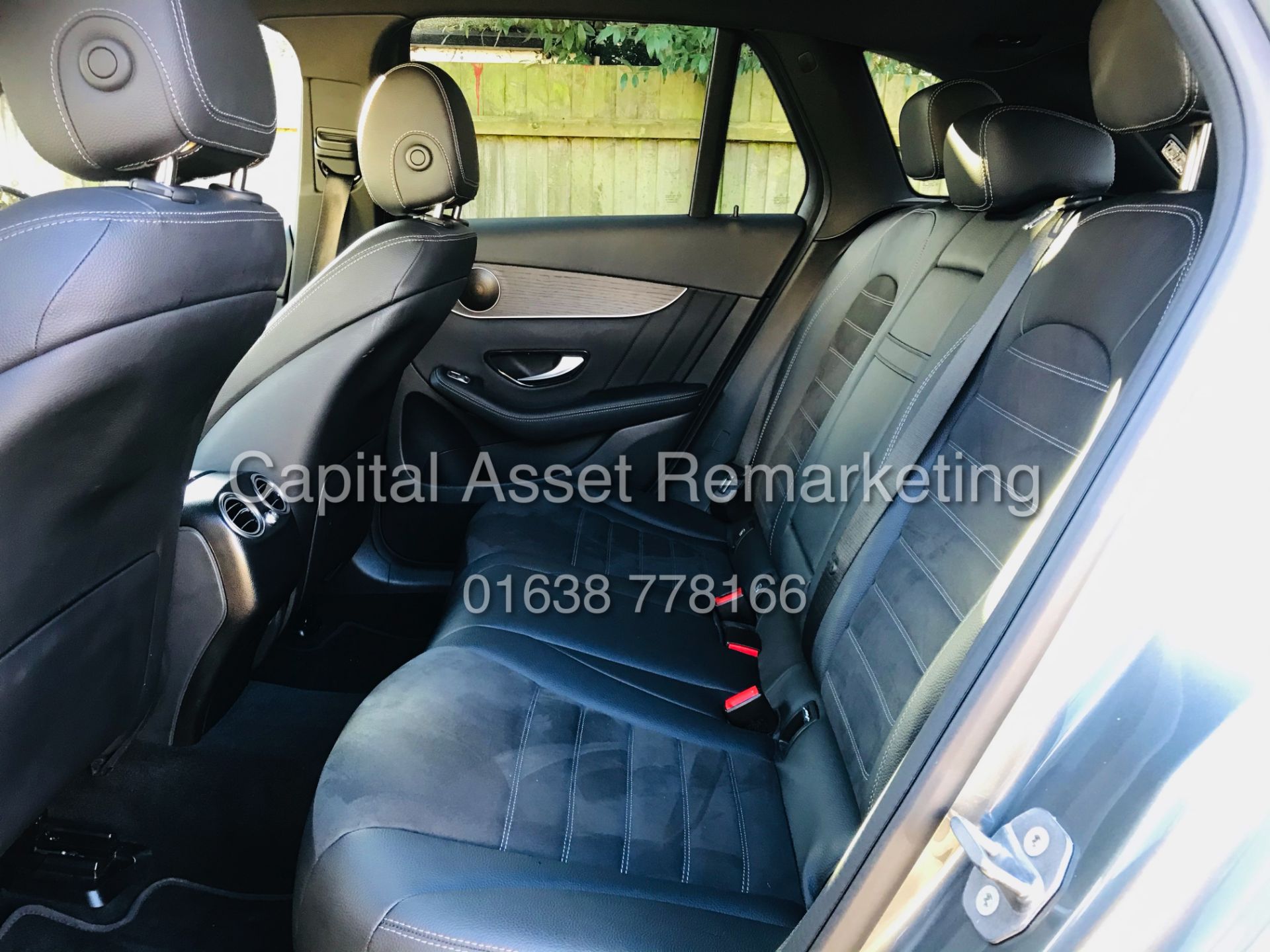 On Sale MERCEDES GLC 220d "AMG-LINE" 9G TRONIC (2020 MODEL) 1 OWNER - SAT NAV - REVERSE CAMERA - Image 19 of 37